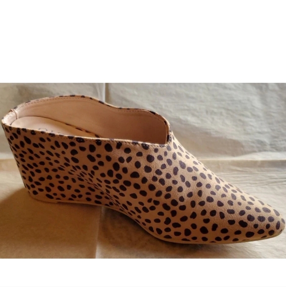 😎AWESOME DEAL😎 Leopard Slip On Wedges - Picture 12 of 12